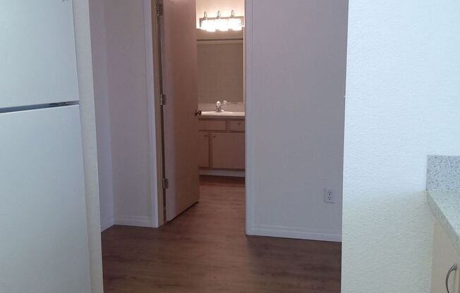 1 bed, 1 bath, 720 sqft, $1,295, Unit 93