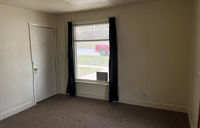 1 bed, 1 bath, $925, Unit Apt. 2