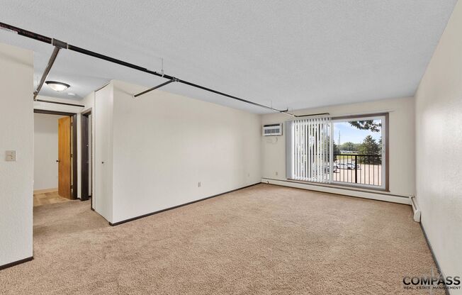 1 bed, 1 bath, 709 sqft, $1,045, Unit 2215-325
