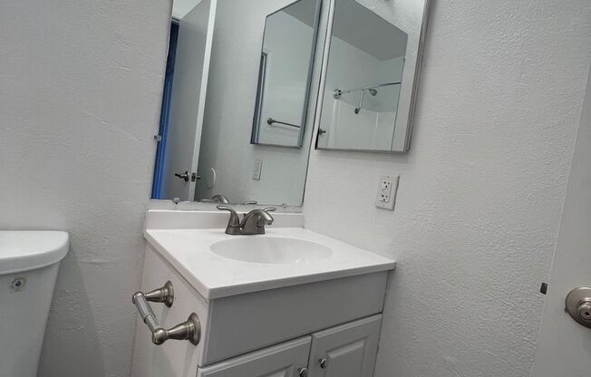 1 bed, 1 bath, 436 sqft, $2,195, Unit 10