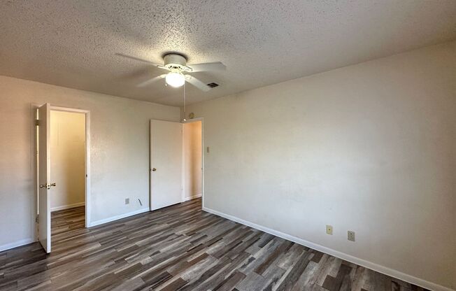 2 beds, 1 bath, 838 sqft, $850