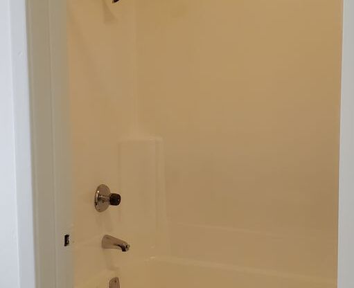 2 beds, 2 baths, 960 sqft, $2,595, Unit 321