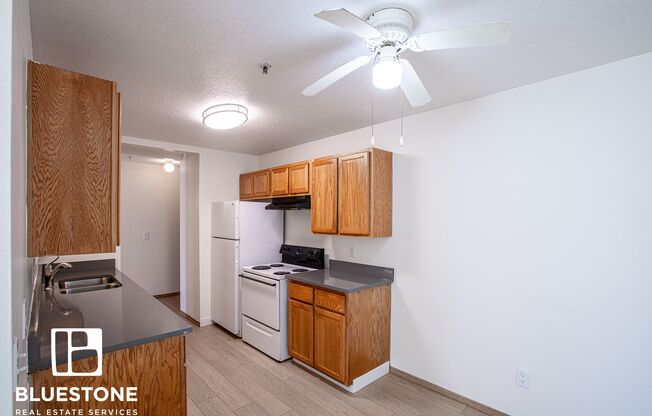 2 beds, 2 baths, 847 sqft, $1,475, Unit 10