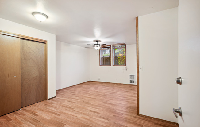Studio, 1 bath, 400 sqft, $1,150, Unit A18