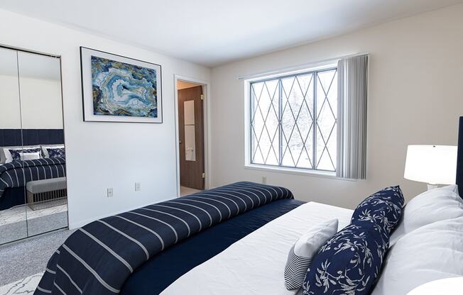 Spacious bedroom with window at fox hill glen