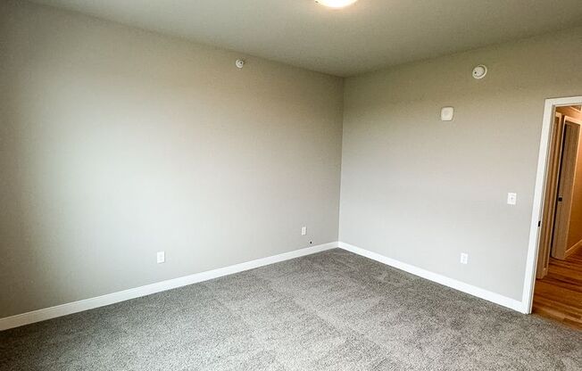 3 beds, 2 baths, 1,409 sqft, $1,975, Unit C301