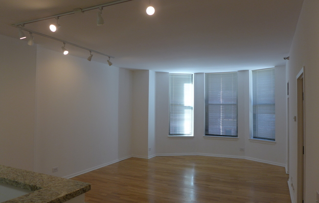 537 S Dearborn Terminals Building