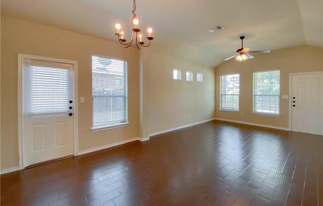 125-131 Creekside Villa Dr