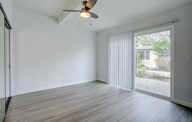 521 W 11 AVE