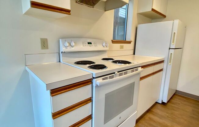 2 beds, 2 baths, 900 sqft, $2,795, Unit 101