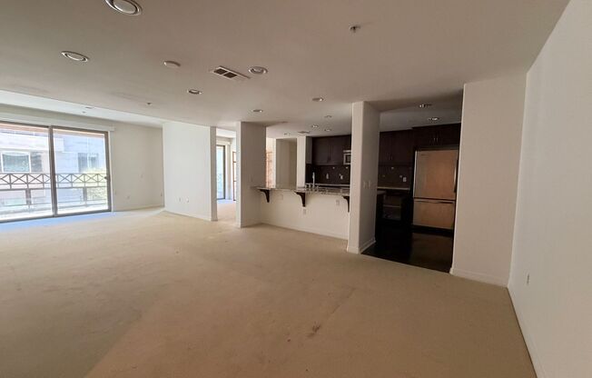 931 Walnut