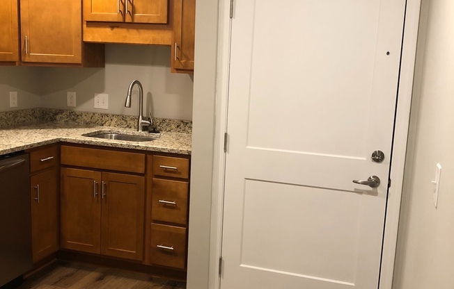 Studio, 1 bath, 500 sqft, $800, Unit E 104