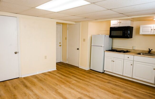 665 Columbia Turnpike