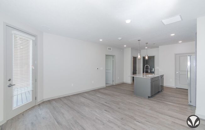 1 bed, 1 bath, 728 sqft, $1,295, Unit YH-1030