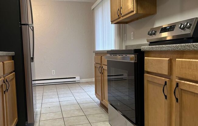 2 beds, 1 bath, 950 sqft, $1,750, Unit 2