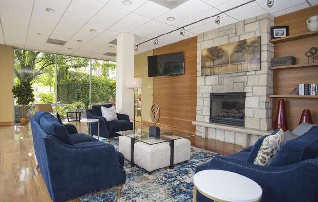 Now Leasing - Vista Condominiums