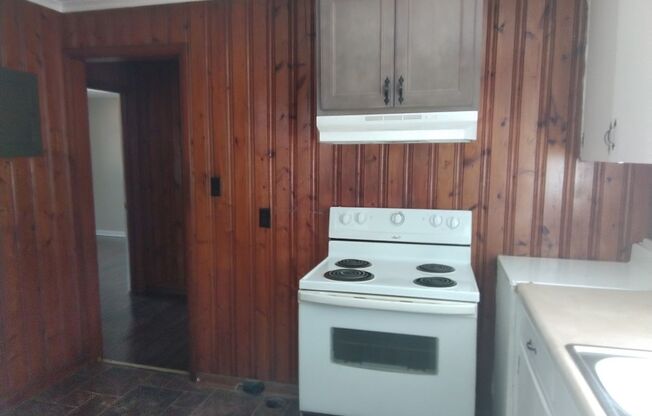 2 beds, 1 bath, 800 sqft, $750