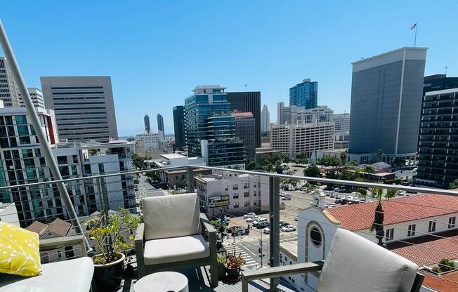 GORGEOUS VIEW!!! Must see, PREMIER PENTHOUSE in Downtown!!!! 2 Bedroom / 2 Bathroom!