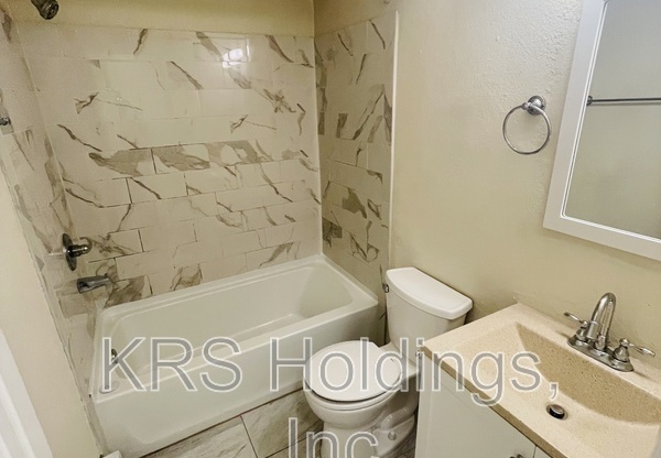 946 W OCEANVIEW