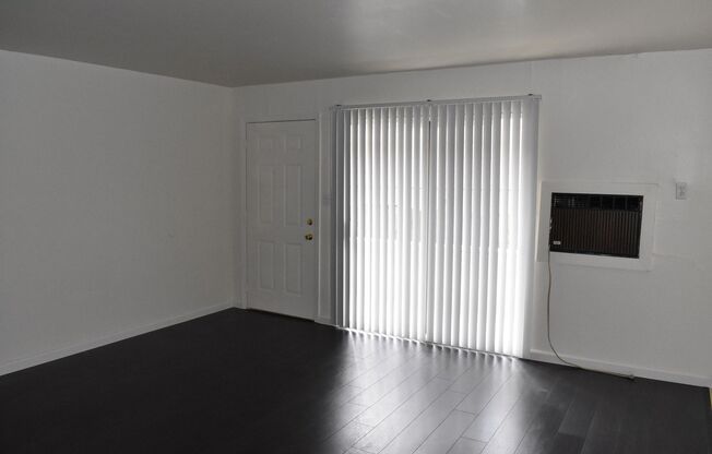 1 bed, 1 bath, 792 sqft, $1,650, Unit B