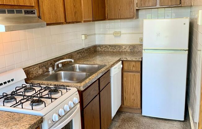 Studio, 1 bath, 300 sqft, $1,695, Unit 530-606