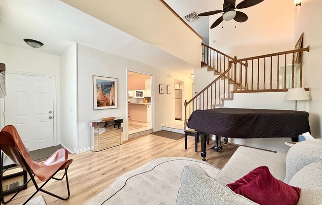 Spacious Townhome with 2 Kitchens, Huge Basement & 3 Full Bathrooms - Sandy, UT