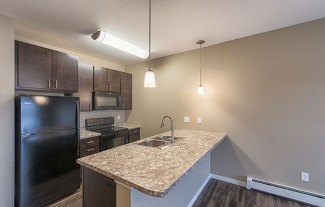 Studio, 1 bath, 594 sqft, $985, Unit 302