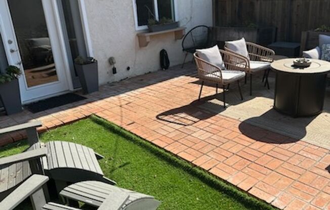 2 Bed / 1 Bath Downstairs Remodeled Condo/Duplex at Tanglewood