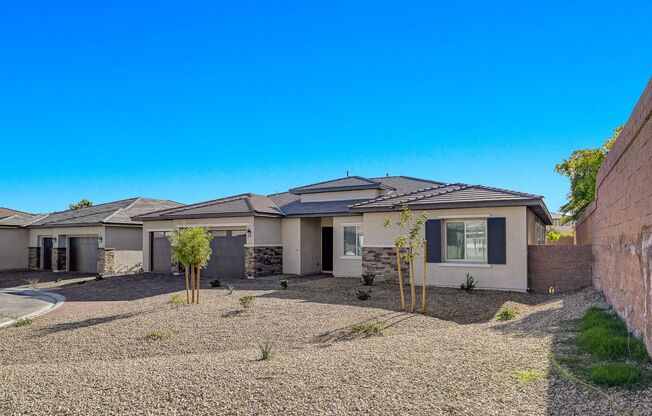 Stunning New Build Single-Story in Robindale Ranch!