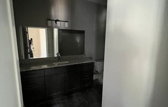 1 bed, 1 bath, 824 sqft, $975, Unit 1211