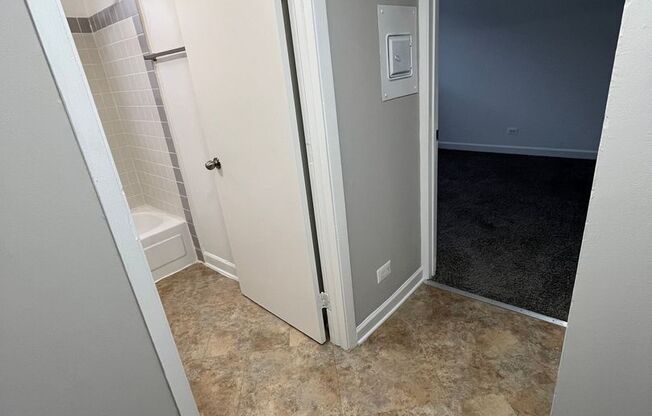 2 beds, 1 bath, 865 sqft, $1,195, Unit WP 305