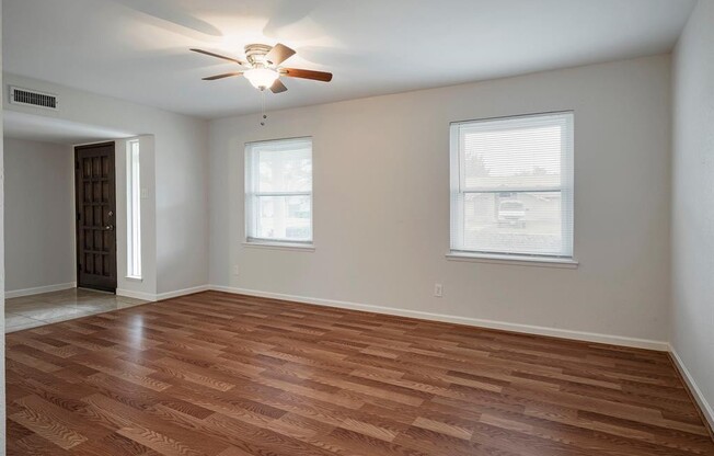 3121 LOCKMOOR LN