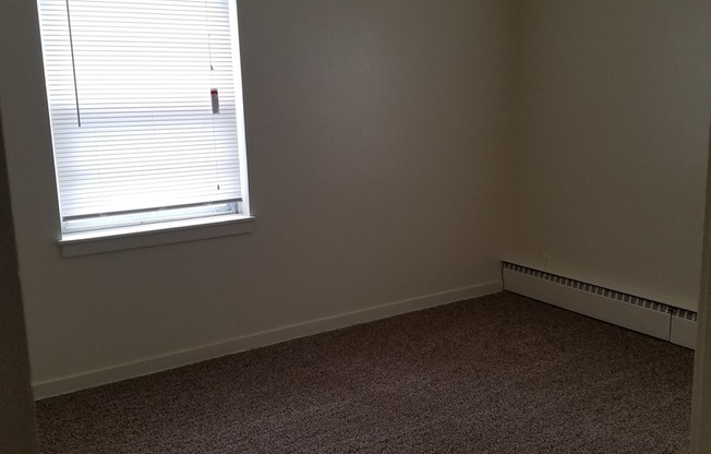 2 beds, 1 bath, 695 sqft, $725, Unit 1500-302