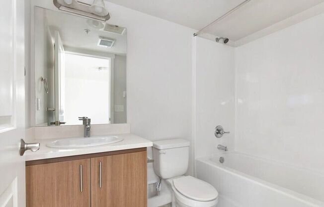 2 beds, 1 bath, 645 sqft, $1,820, Unit 409