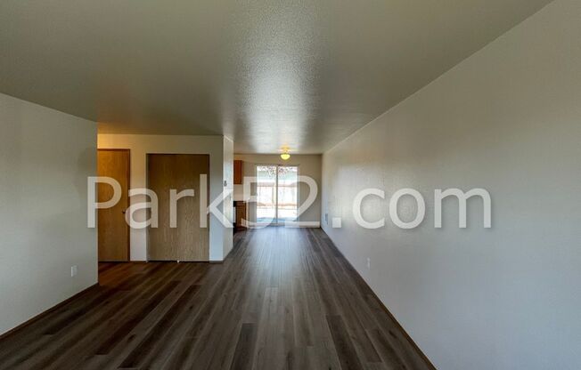 2 Bedroom 1 Bathroom Duplex in Tacoma- 4318 S Alder St