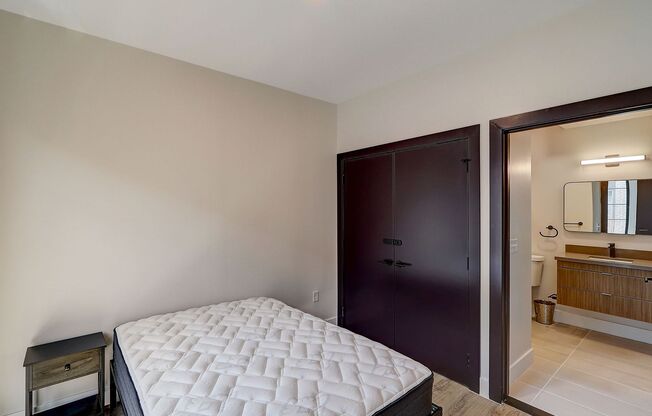 1 bed, 1 bath, 120 sqft, $1,325