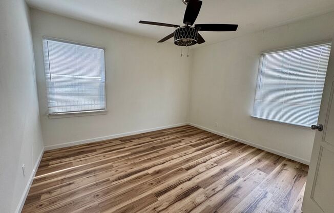Bronson Ave 1624