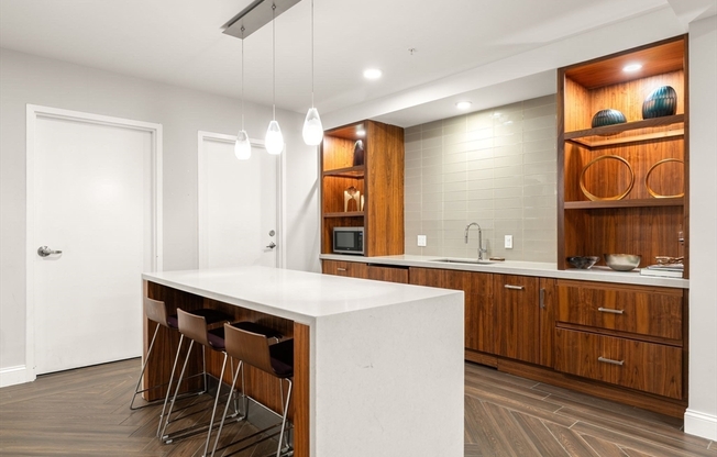 3 beds, 2.5 baths, 1,830 sqft, $5,500, Unit 206