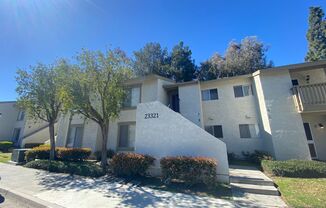 Amazing 2 bedroom unit with Lake Mission Viejo access!