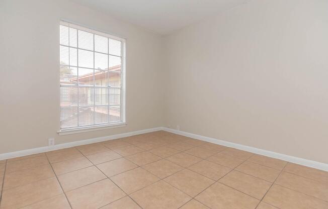 1 bed, 1 bath, 599 sqft, $954