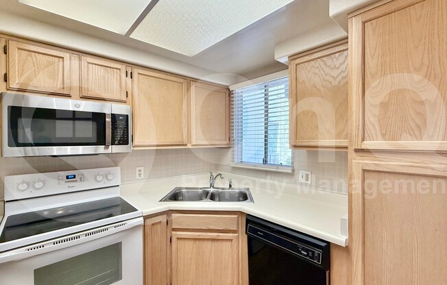 1 bed, 1 bath, 824 sqft, $1,349, Unit 1032