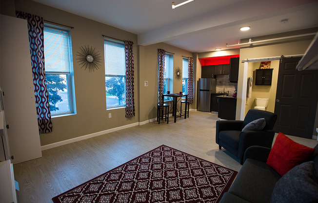 Studio, 1 bath, 350 sqft, $1,365, Unit 209