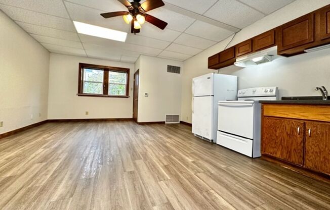 2 beds, 1 bath, $845