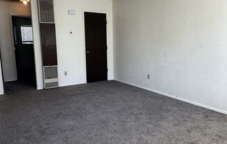 2 beds, 1 bath, $1,025