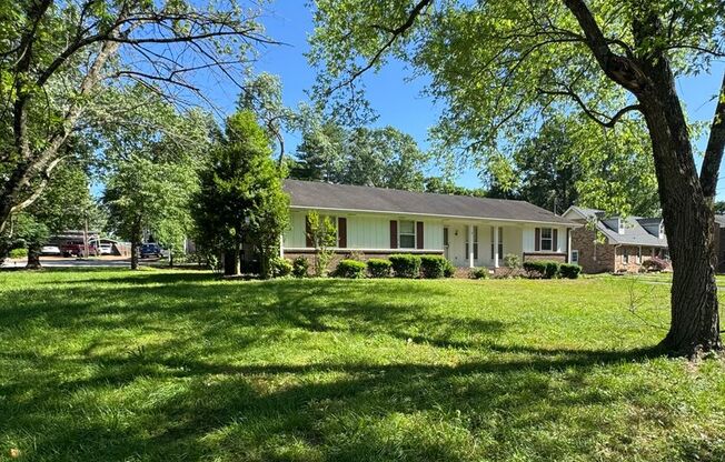 Stunning 3-Bedroom Home in an Amazing Franklin Neighborhood!