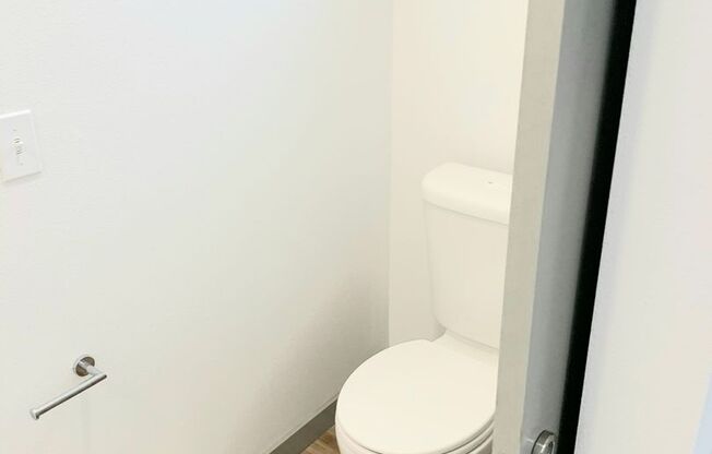Studio, 1 bath, 167 sqft, $899, Unit B402