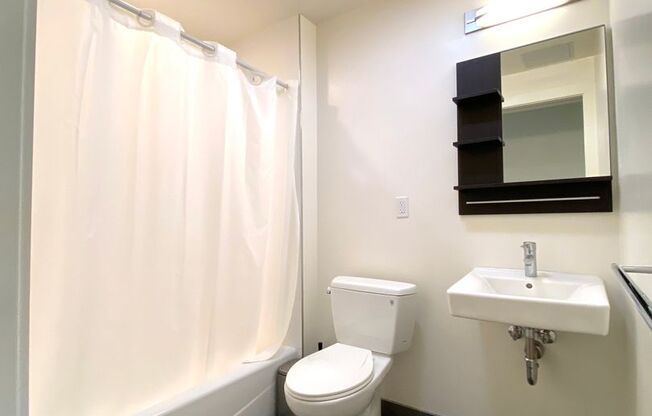 3 beds, 2 baths, $6,295, Unit Unit 2