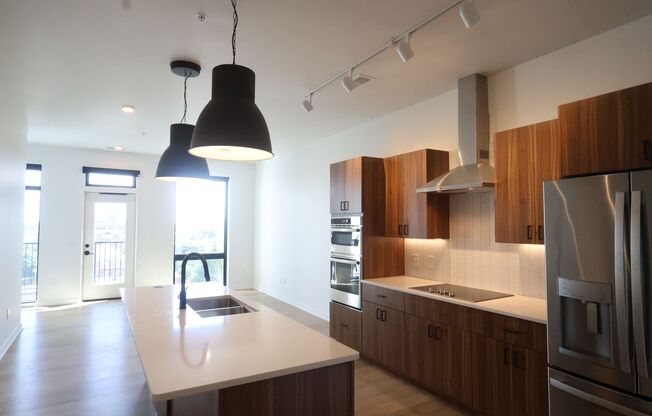 2 beds, 2 baths, 1,219 sqft, $2,950, Unit 911