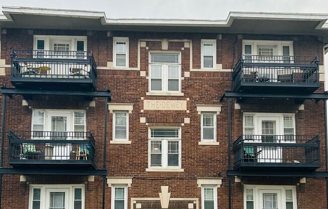 Dewey Apartments (3301 Dewey Ave.)