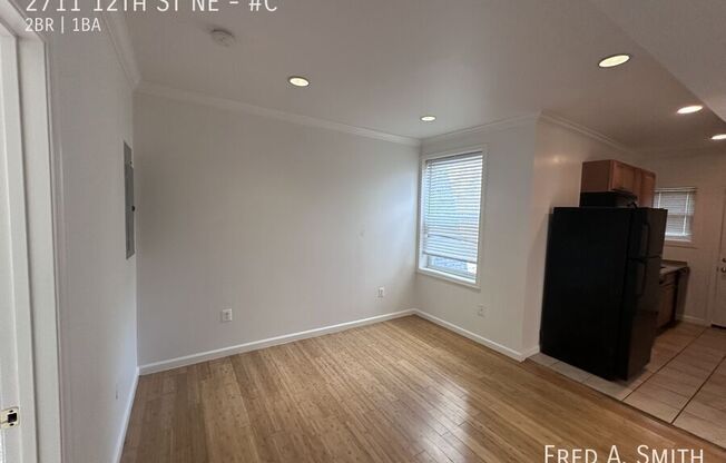 2711 12 ST NE